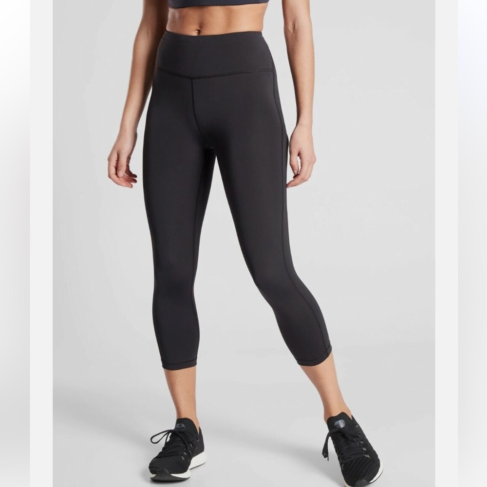 Athleta Ultimate Black Stash Pocket Capri Tight 531262 W1249 Sz L
